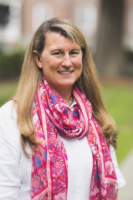 Anne Hudak headshot