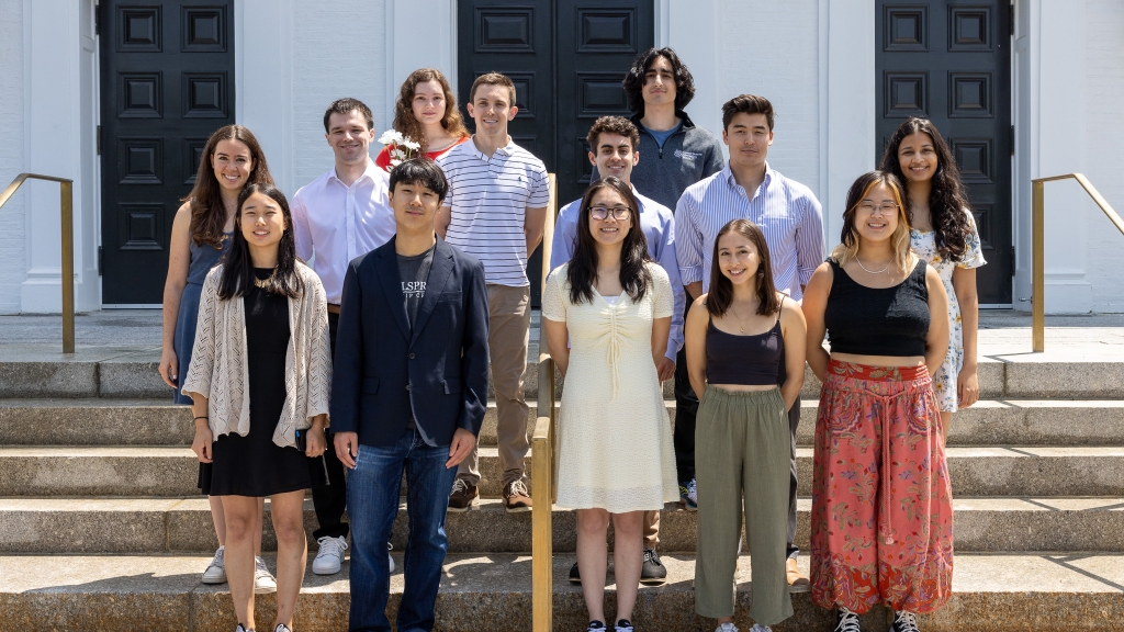2023 Valedictorians outside Dartmouth Hall